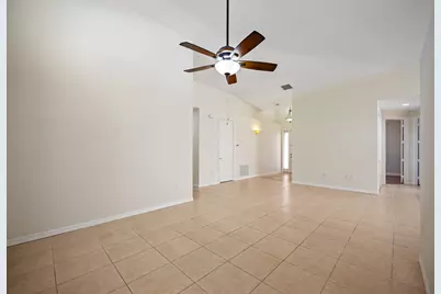 7039 Golf Pointe Circle, Tamarac, FL 33321 - Photo 7