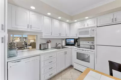 2515 NE 2nd Court #405, Boynton Beach, FL 33435 - Photo 5