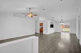 2125 SW Salvatierra Blvd, Port Saint Lucie, FL 34987 - Photo 7