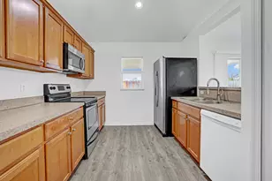 2125 SW Salvatierra Blvd, Port Saint Lucie, FL 34987 - Photo 15