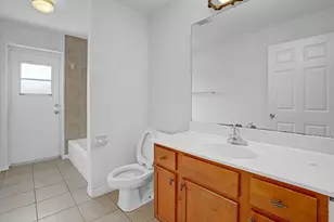 2125 SW Salvatierra Blvd, Port Saint Lucie, FL 34987 - Photo 17