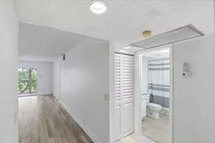 700 SW 128th Ave, Pembroke Pines, FL 33027 - Photo 13