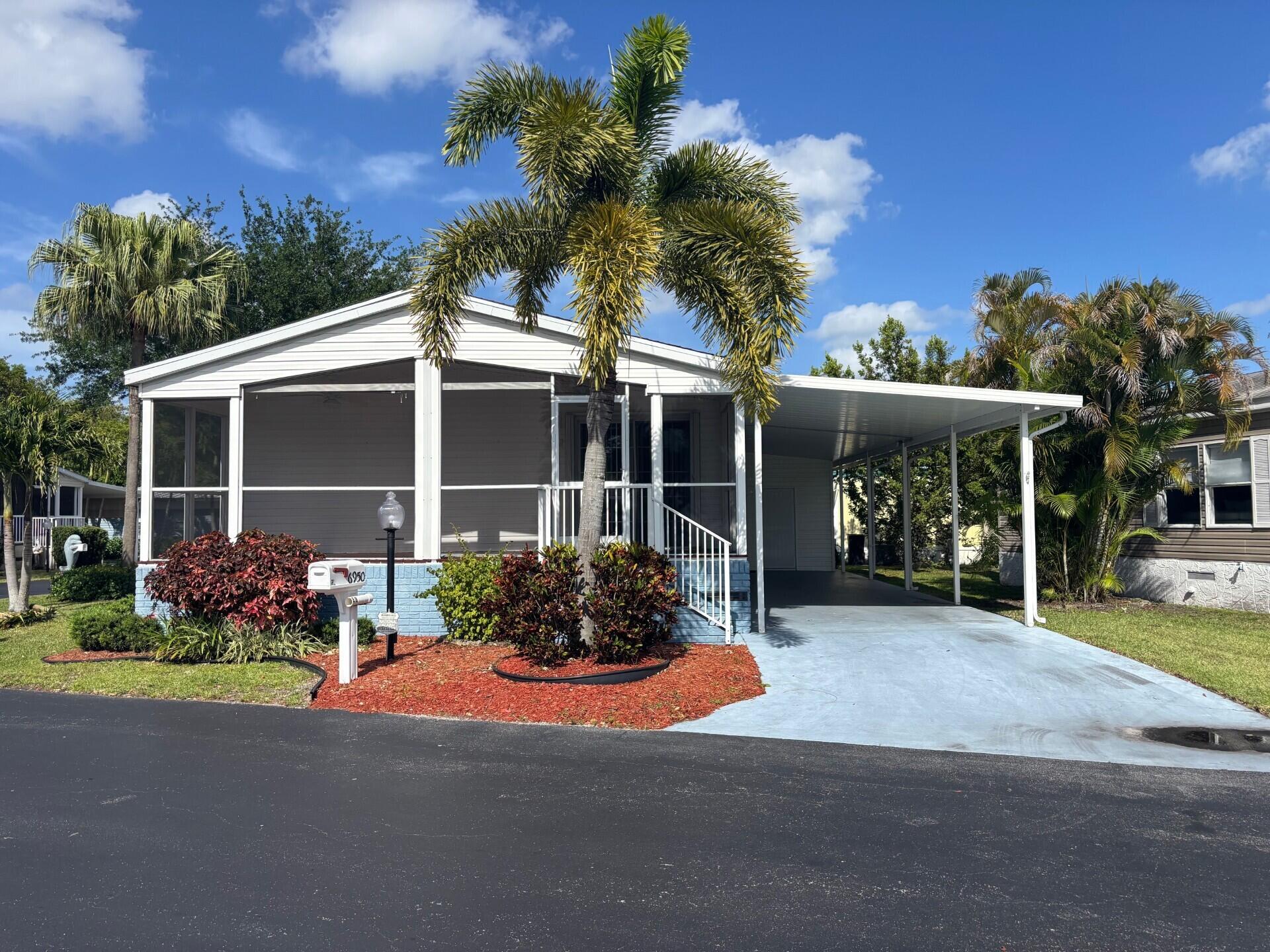 6950 NW 44th Ave main architectural view