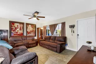 1010 Churchill Cir S, West Palm Beach, FL 33405 - Photo 7