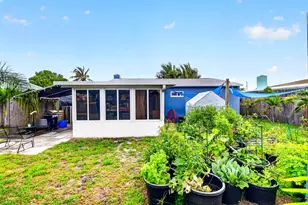 1010 Churchill Cir S, West Palm Beach, FL 33405 - Photo 17