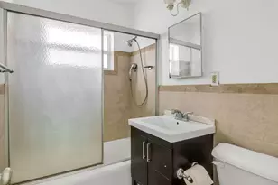 2207 NE 33rd Ave, Fort Lauderdale, FL 33305 - Photo 17