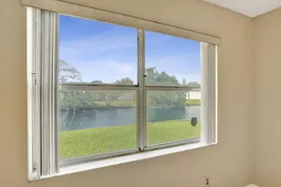 9460 Sunrise Lakes Blvd, Sunrise, FL 33322 - Photo 17