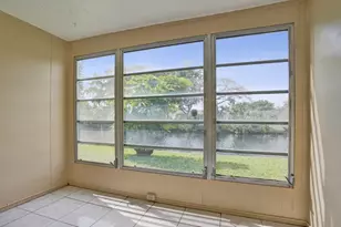 9460 Sunrise Lakes Blvd, Sunrise, FL 33322 - Photo 23