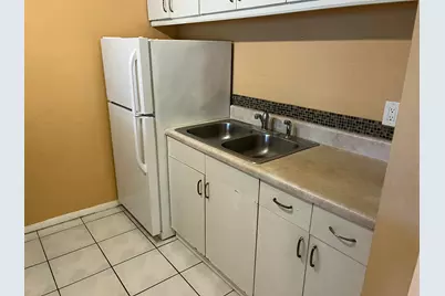 2701 Middle River Drive #19, Fort Lauderdale, FL 33306 - Photo 7