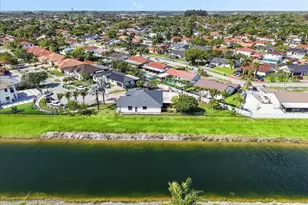 20300 SW 129th Pl, Miami, FL 33177 - Photo 3