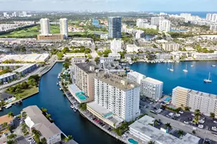 427 Golden Isles Dr, Hallandale Beach, FL 33009 - Photo 43