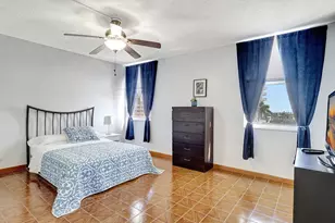 427 Golden Isles Dr, Hallandale Beach, FL 33009 - Photo 21