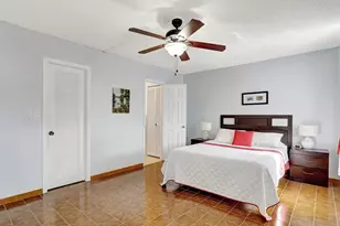 427 Golden Isles Dr, Hallandale Beach, FL 33009 - Photo 17