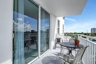 427 Golden Isles Dr, Hallandale Beach, FL 33009 - Photo 27
