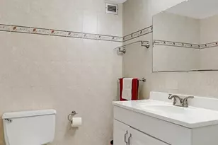 427 Golden Isles Dr, Hallandale Beach, FL 33009 - Photo 23