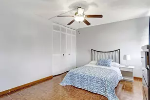 427 Golden Isles Dr, Hallandale Beach, FL 33009 - Photo 21