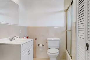 427 Golden Isles Dr, Hallandale Beach, FL 33009 - Photo 23