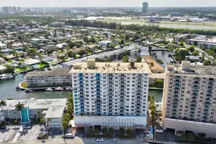 427 Golden Isles Dr, Hallandale Beach, FL 33009 - Photo 31