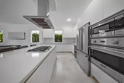 10081 NW 75th Terrace, Doral, FL 33178 - Photo 11