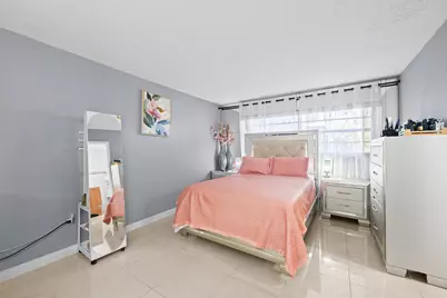 471 N Pine Island Road #302d, Plantation, FL 33324 - Photo 9