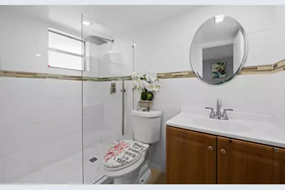 471 N Pine Island Road #302d, Plantation, FL 33324 - Photo 9