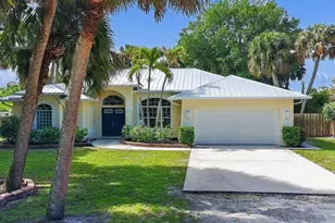 612 SE 6th St, Stuart, FL 34994 - Photo 1