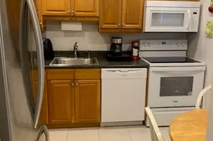 7817 Golf Cir Dr, Margate, FL 33063 - Photo 9