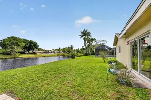1262 Essex Dr, Wellington, FL 33414 - Photo 47