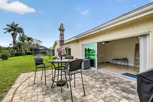 1262 Essex Dr, Wellington, FL 33414 - Photo 47