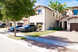 6026 Pine Tree Way, Riviera Beach, FL 33410 - Photo 3