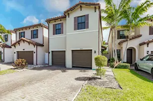 6026 Pine Tree Way, Riviera Beach, FL 33410 - Photo 3