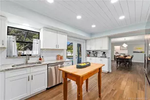4304 SE Fairway E, Stuart, FL 34997 - Photo 5