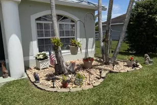 925 SW Worcester Ln SW, Port Saint Lucie, FL 34953 - Photo 5