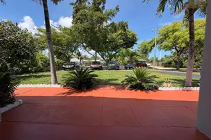 1674 NE 169th St, North Miami Beach, FL 33162 - Photo 27