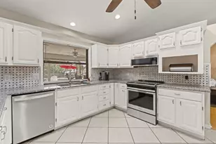 138 SW Airview Ave, Port Saint Lucie, FL 34984 - Photo 7