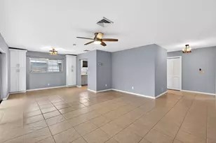 423 Pine Tree Ct, Atlantis, FL 33462 - Photo 7