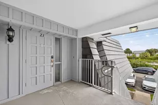 423 Pine Tree Ct, Atlantis, FL 33462 - Photo 3