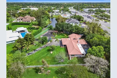9351 NW 44th Place, Coral Springs, FL 33065 - Photo 41