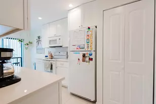 21820 Cypress Cir, Boca Raton, FL 33433 - Photo 9