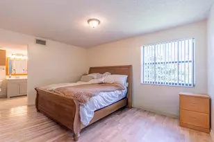 9819 NW 3rd Ct, Plantation, FL 33324 - Photo 5