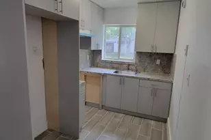 310 NW 16th Ave, Miami, FL 33125 - Photo 7