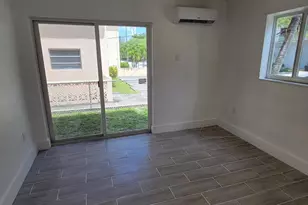 310 NW 16th Ave, Miami, FL 33125 - Photo 15