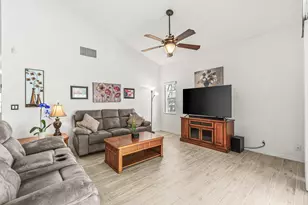 25 Wyndham Ln, Palm Beach Gardens, FL 33418 - Photo 11