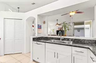 25 Wyndham Ln, Palm Beach Gardens, FL 33418 - Photo 15