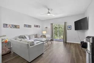 310 Crestwood Cir, Royal Palm Beach, FL 33411 - Photo 5