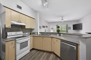 310 Crestwood Cir, Royal Palm Beach, FL 33411 - Photo 9
