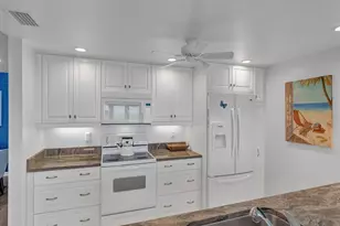 1700 Ocean Dr, Vero Beach, FL 32963 - Photo 11