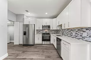 205 S Santa Catalina Cir, North Lauderdale, FL 33068 - Photo 9