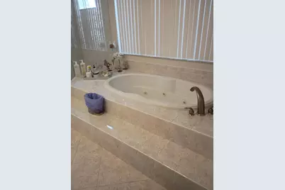 8263 N Lake Forest Drive, Davie, FL 33328 - Photo 29