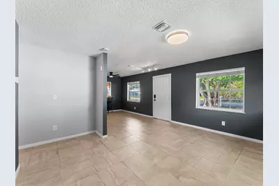 304 8th Avenue SW, Vero Beach, FL 32962 - Photo 3
